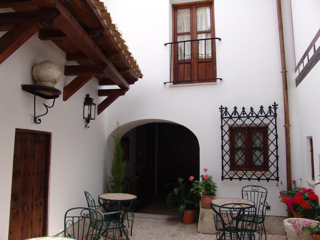 Apartamentos La Columna Chinchon Exterior photo