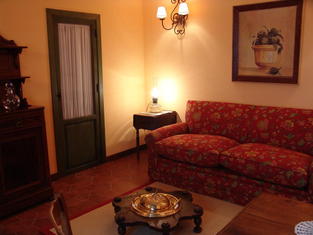 Apartamentos La Columna Chinchon Exterior photo